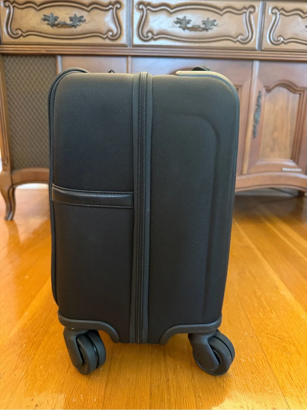Tumi Alpha Compact 4 Wheeled Brief Black Carry-On